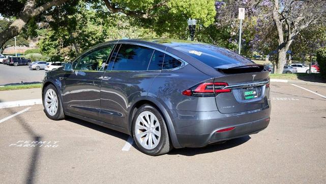 Photo of 2016 Gray Tesla Model X