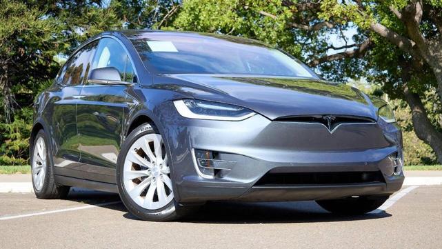 Photo of 2016 Gray Tesla Model X