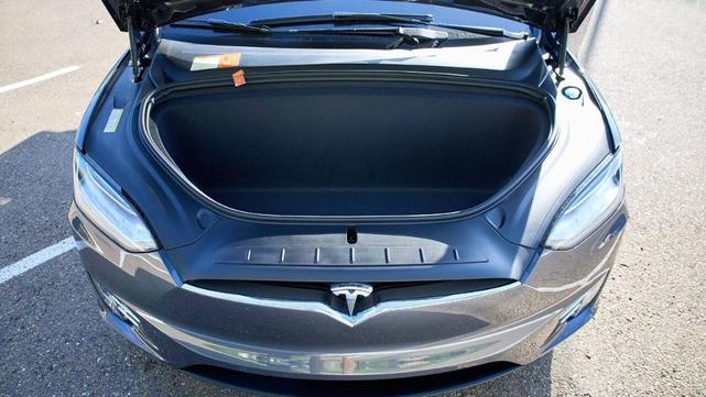 Photo of 2016 Gray Tesla Model X