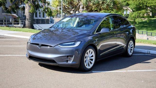 Photo of 2016 Gray Tesla Model X