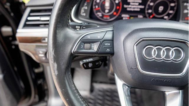 Photo of 2017 Night Black Audi Q7