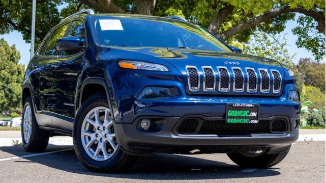 Photo of 2018 Patriot Blue Pearl Jeep Cherokee