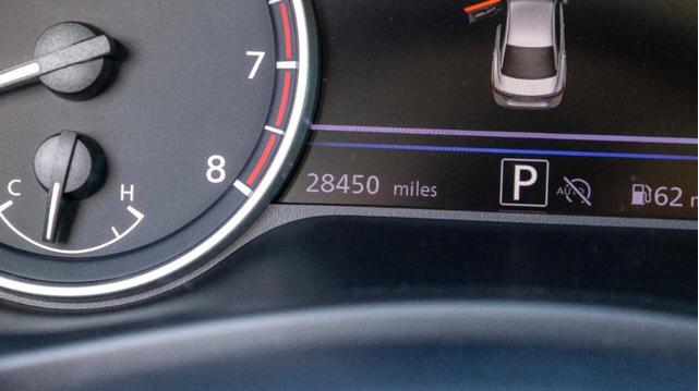Photo of 2024 Gun Metallic Nissan Sentra