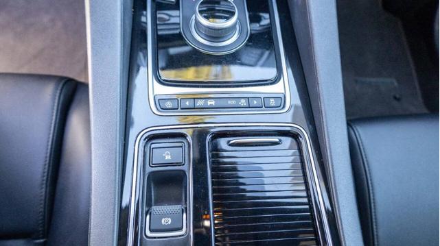 Photo of 2018 Yulong White Jaguar F-PACE