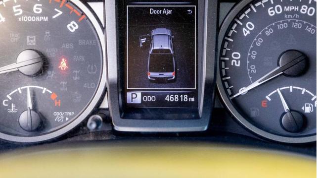 Photo of 2022 White Toyota Tacoma