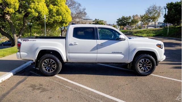 Photo of 2022 White Toyota Tacoma