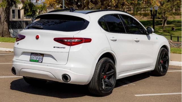 Photo of 2018 White Alfa Romeo Stelvio