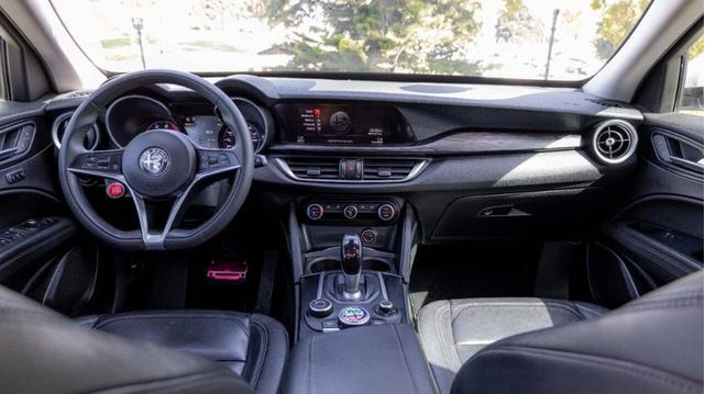 Photo of 2018 White Alfa Romeo Stelvio