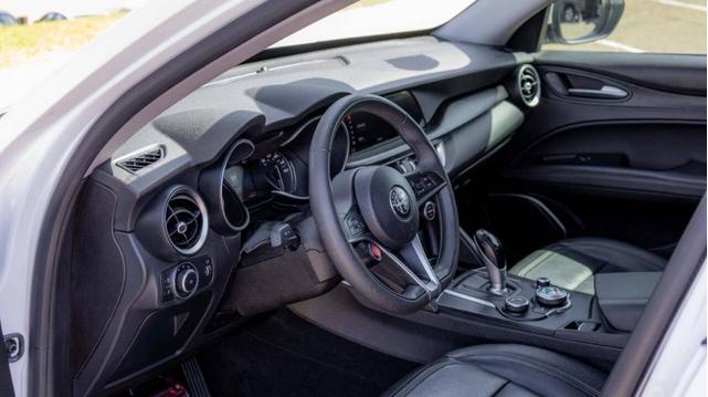 Photo of 2018 White Alfa Romeo Stelvio