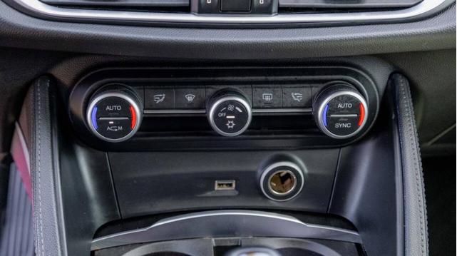 Photo of 2018 White Alfa Romeo Stelvio