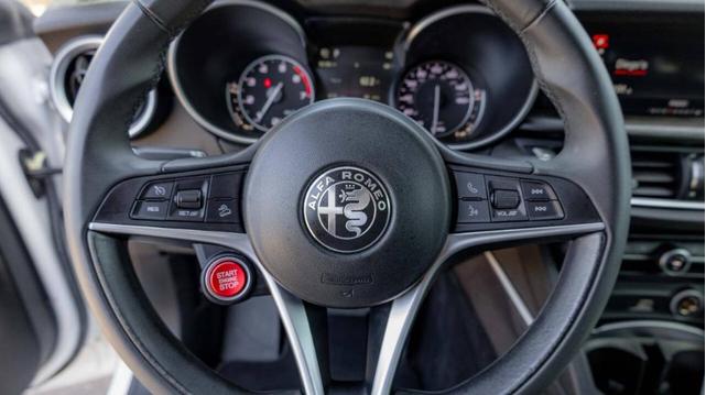 Photo of 2018 White Alfa Romeo Stelvio