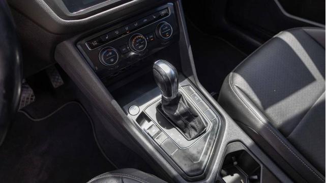 Photo of 2018 Silk Blue Metallic Volkswagen Tiguan
