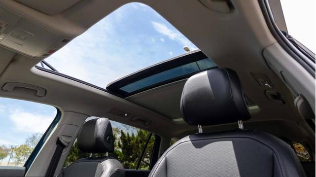 Photo of 2018 Silk Blue Metallic Volkswagen Tiguan