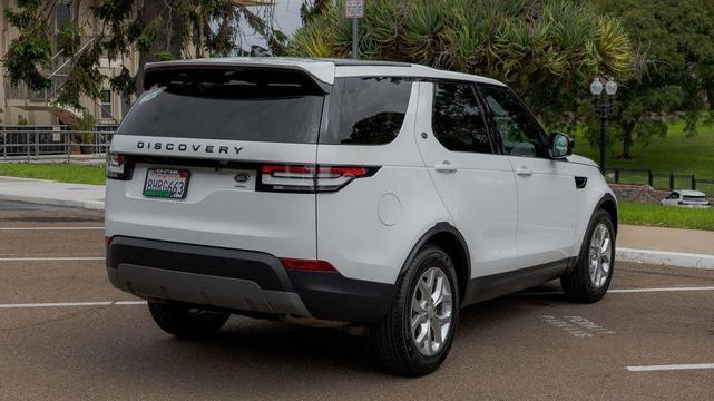 Photo of 2019 Fuji White Land Rover Discovery