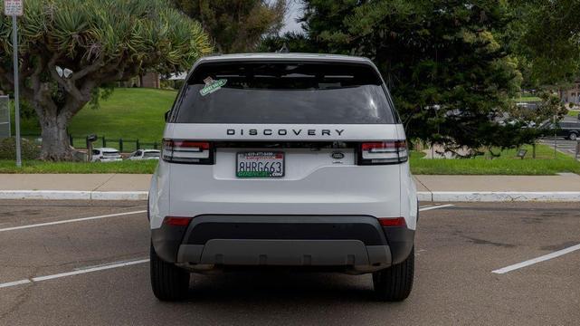 Photo of 2019 Fuji White Land Rover Discovery