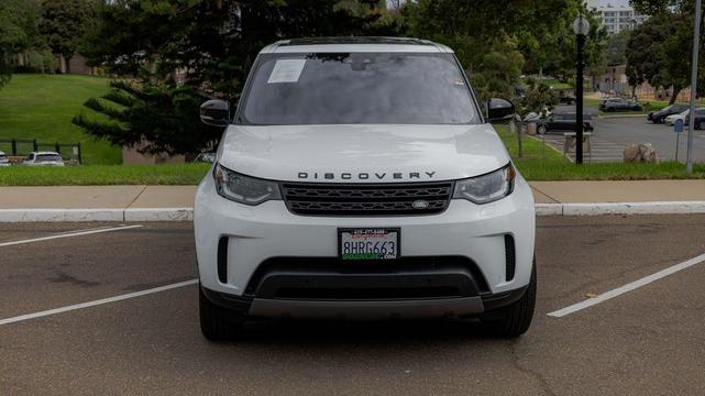 Photo of 2019 Fuji White Land Rover Discovery