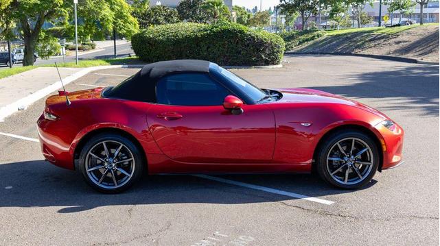 Photo of 2016 Soul Red Mazda MX-5 Miata