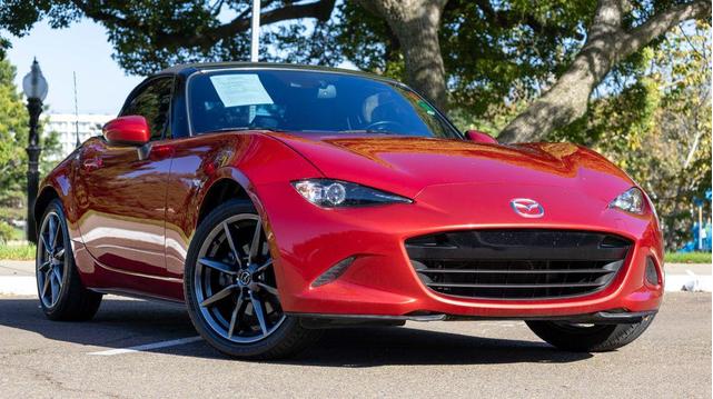 Photo of 2016 Soul Red Mazda MX-5 Miata