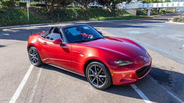 Photo of 2016 Soul Red Mazda MX-5 Miata
