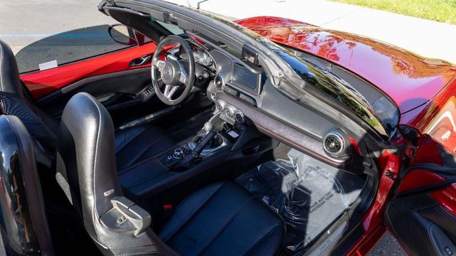 Photo of 2016 Soul Red Mazda MX-5 Miata