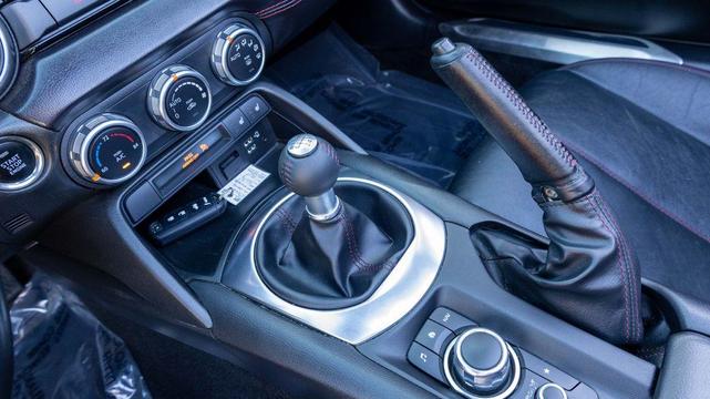 Photo of 2016 Soul Red Mazda MX-5 Miata