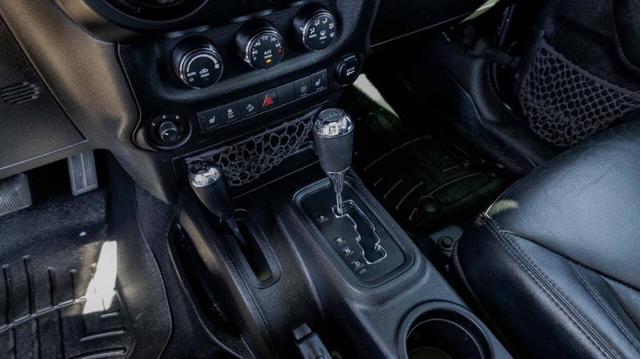 Photo of 2014 Black Clearcoat Jeep Wrangler Unlimited