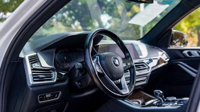 Photo of 2019 Alpine White BMW X5