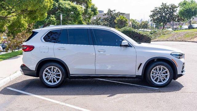 Photo of 2019 Alpine White BMW X5