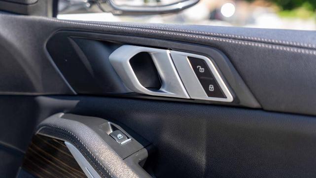 Photo of 2019 White BMW X5
