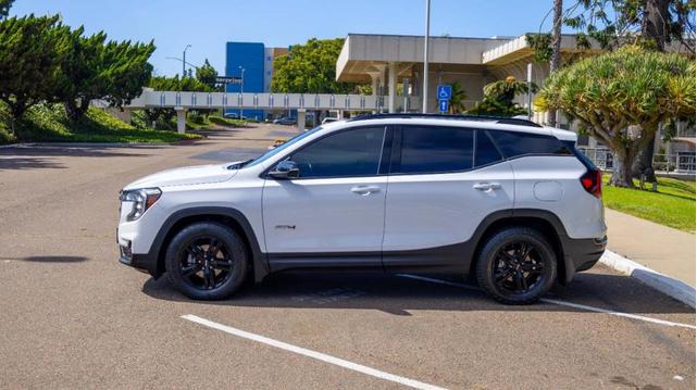 Photo of 2022 White Frost Tri-Coat GMC Terrain