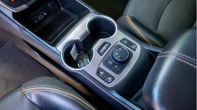 Photo of 2022 White Frost Tri-Coat GMC Terrain