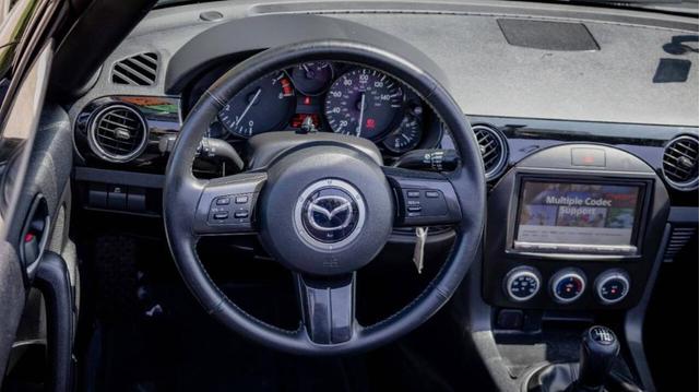 Photo of 2014 Brilliant Black Clearcoat Mazda MX-5 Miata
