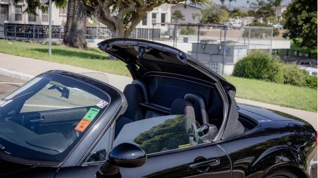 Photo of 2014 Brilliant Black Clearcoat Mazda MX-5 Miata