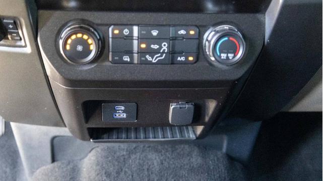 Photo of 2022 Oxford White Ford F-250