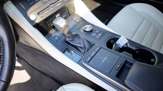 Photo of 2022 Red Lexus RC 350