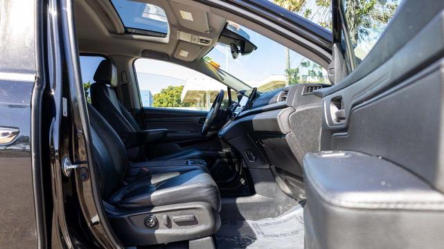 Photo of 2021 Crystal Black Pearl Honda Odyssey