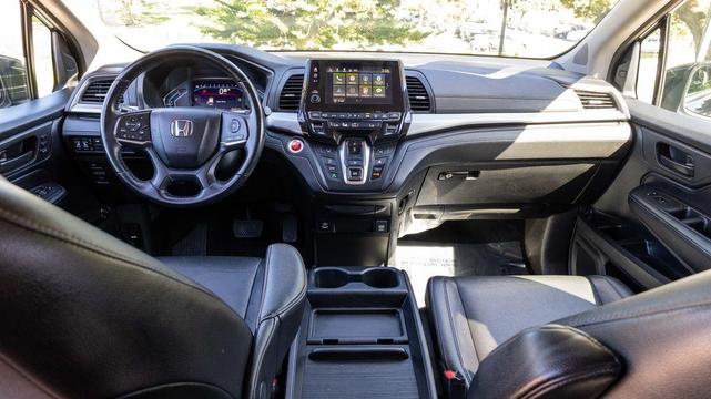 Photo of 2021 Crystal Black Pearl Honda Odyssey