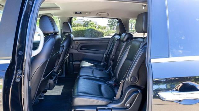 Photo of 2021 Crystal Black Pearl Honda Odyssey