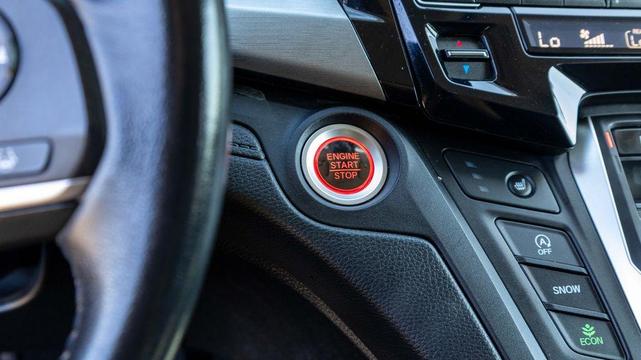 Photo of 2021 Crystal Black Pearl Honda Odyssey