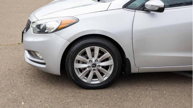 Photo of 2014 Silver Kia Forte