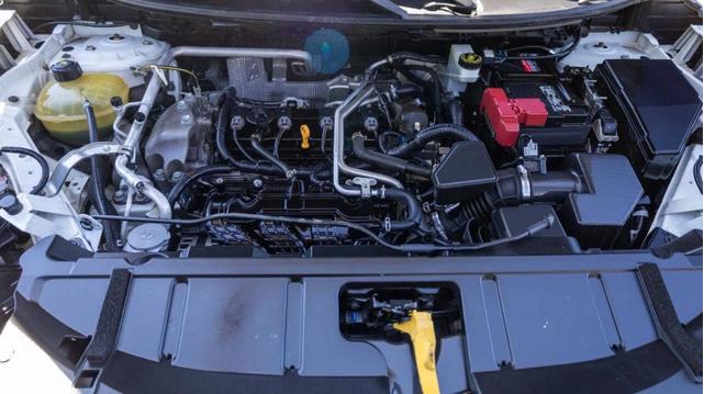 Photo of 2021 White Nissan Rogue