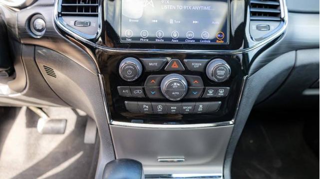 Photo of 2019 Charcoal Gray Jeep Grand Cherokee