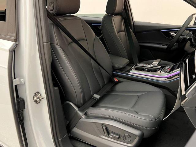 Photo of 2026 Glacier White Metallic Audi Q7