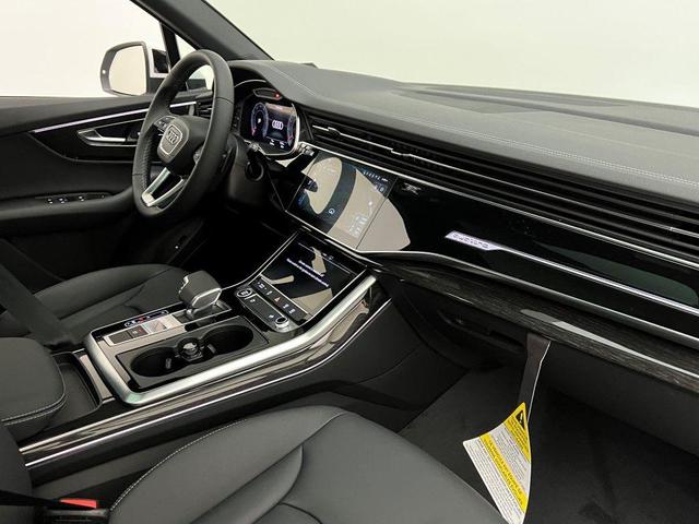 Photo of 2026 Glacier White Metallic Audi Q7