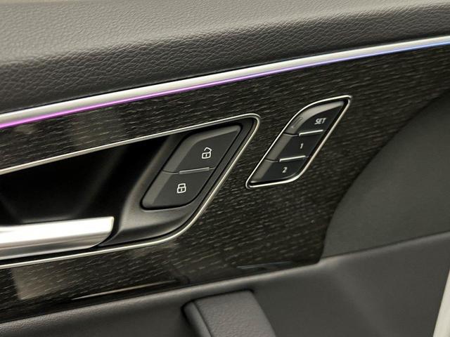 Photo of 2026 Glacier White Metallic Audi Q7