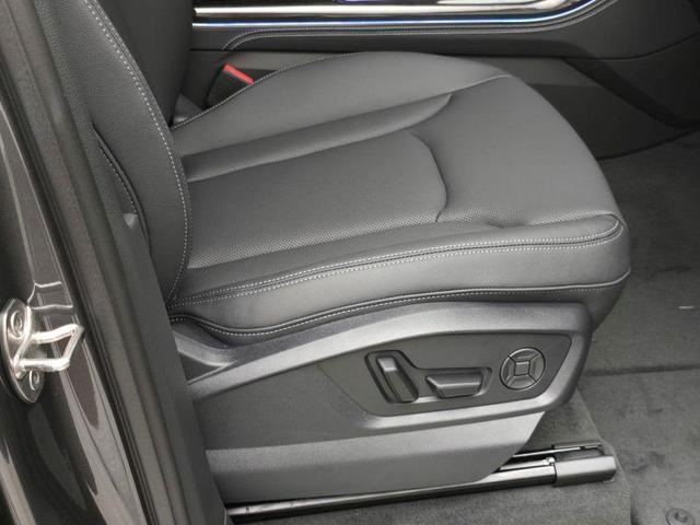 Photo of 2025 Samurai Gray Metallic Audi Q7