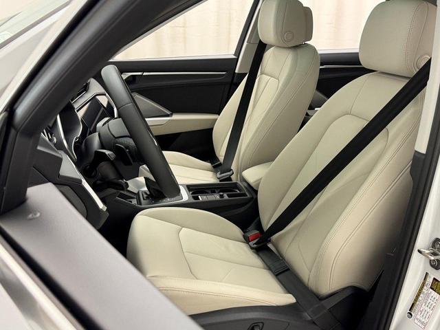 Photo of 2025 Glacier White Metallic Audi Q3