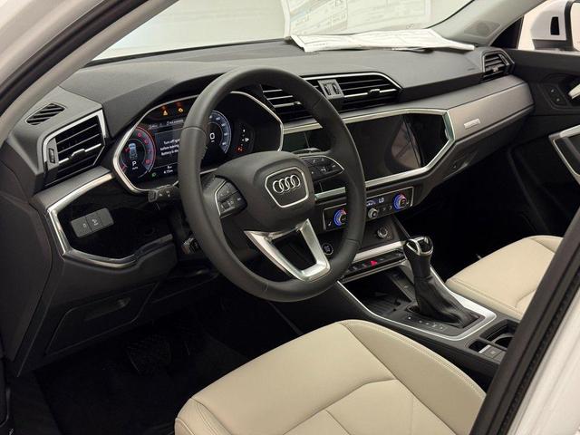 Photo of 2025 Glacier White Metallic Audi Q3