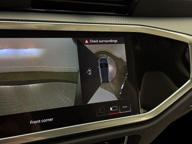 Photo of 2025 Glacier White Metallic Audi Q3