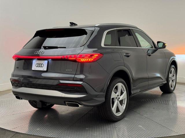 Photo of 2025 Tambora Gray Metallic Audi Q5